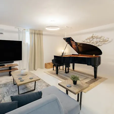 Nausithoe 1 Paros Λογαράς